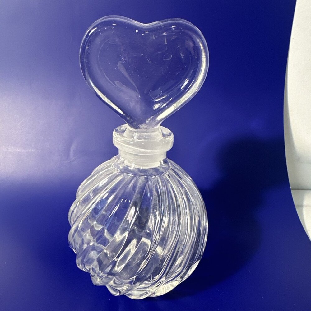 Perfume bottleClear Glass Swirl with Glass Heart Shape Stopper - No Damag